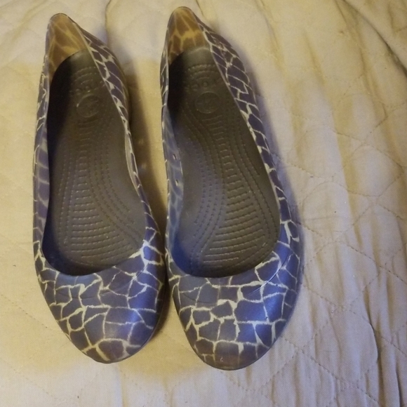 Shoes - Picture 2 of 3